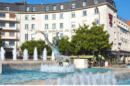 Grand Hotel de la Gare Отели рядом с достопримечательностью «Ancien couvent de la Baumette»