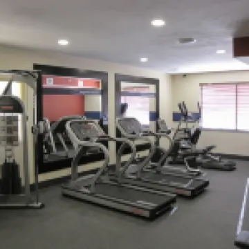 แฮมป์ตัน อินน์แอนด์สวีทส์ เจมส์ทาวน์ ND