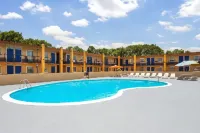 Days Inn by Wyndham Shelby Hotels in Shelby