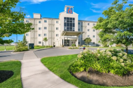 Motel 6 Kingston, on