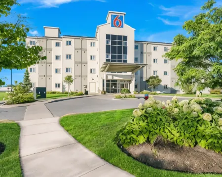 Motel 6 Kingston, on Hoteles en Kingston