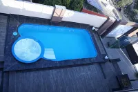 Pinky Hotel - Pools