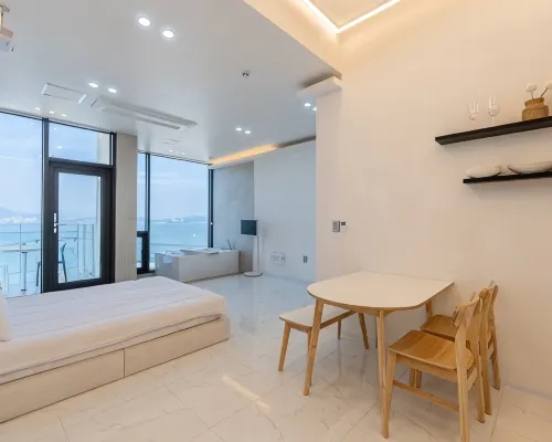 Yeosu Staylog Hotels near Hyangiram Hermitage