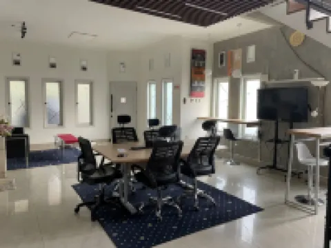 Regol Guest House 5Br Bandung