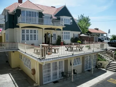 Colonial City Motel and Conference Centre Отели рядом с достопримечательностью «Университет Уэйкато»