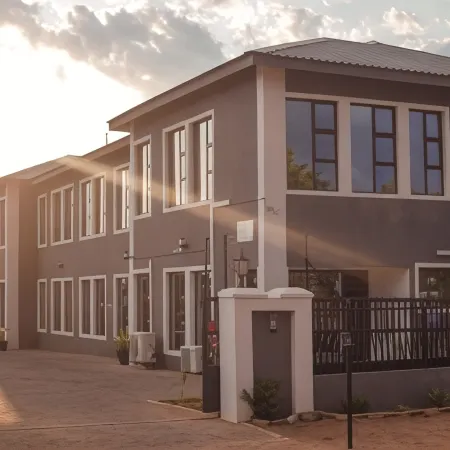 Starlight Inn Отели в г. Касане