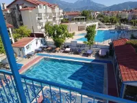 Dove Apart Hotel - Kolam Renang