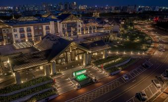 Maple Leaf Village Hot Spring Resort