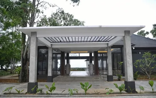 Lynn Resort Carita
