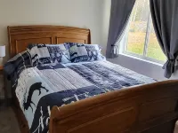 Enjoy your stay at the Grizzly Inn in the quaint community of Willow Alaska! โรงแรมในวิลโลว์