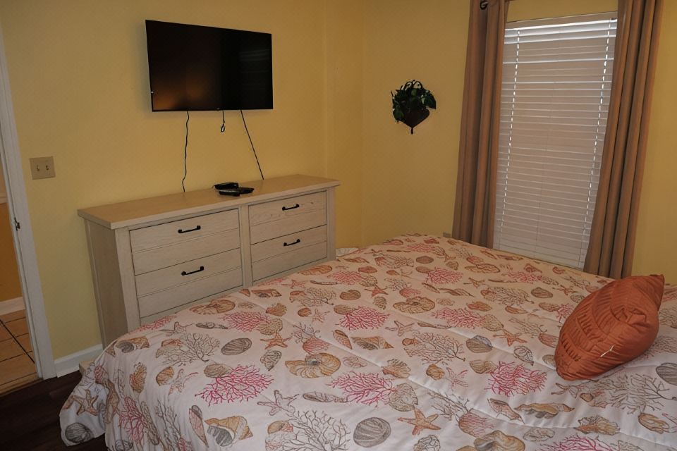 Photo 4 of 6