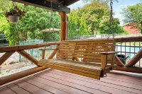 Riverfront Cabin with Cedar Wood Hot Tub, Dry Sauna, and Dock - Homestays
