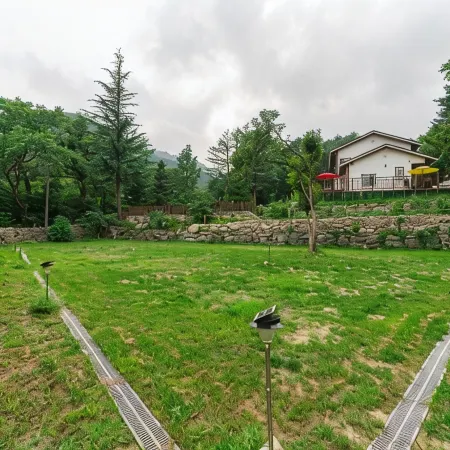 Gangneung The Mountain Pension Отели рядом с достопримечательностью «Парк Дэгванрён»