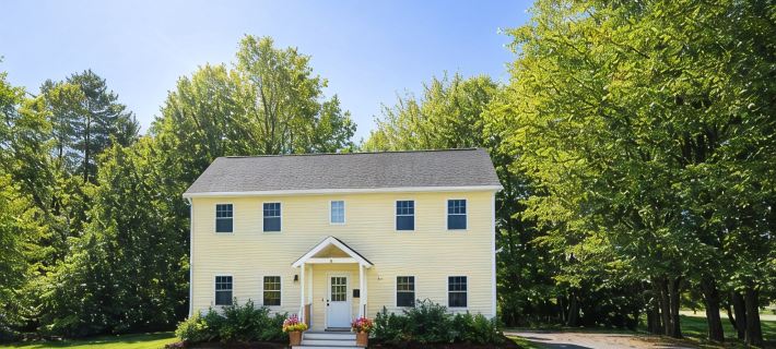 Lush Coastal Downtown Home - Beaches & Shopping Hotels in Freeport
