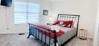 Cozy Townhome Tuscaloosa, 2-Bedroom, Walk to Campus Stadium & Downtown Strip - Homestays