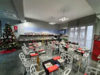 Alma Hotel - breakfast