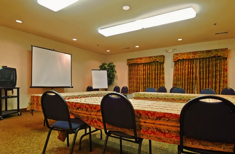 Best Western Plus Denton Inn Suites photo 5