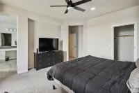 Ski & Relax: Updated Townhome Near Downtown, Casinos & Board Games! - Bungalows