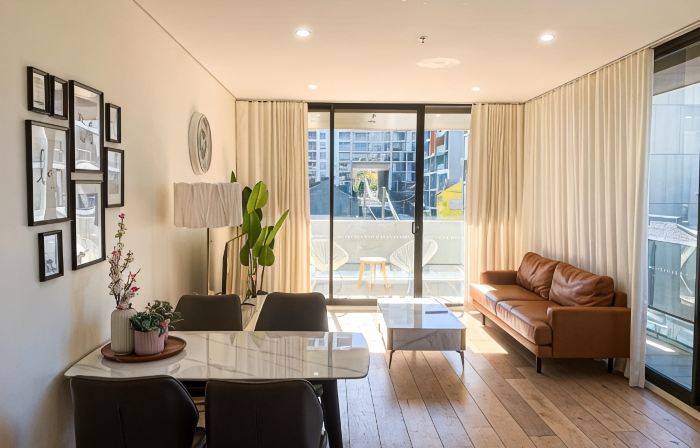 Stunning 2 Bedroom Apt at Waterloo