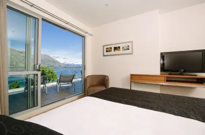 Lakeside Apartments Hotels in 