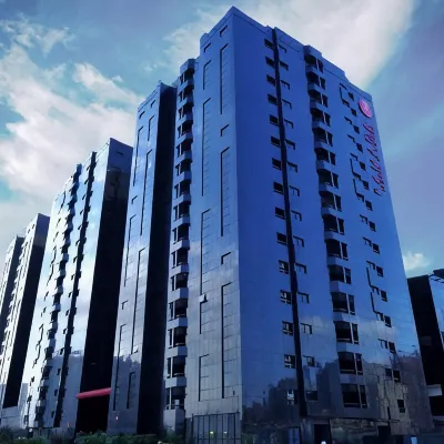 Ramada Hotel & Suites by Wyndham Ajman Các khách sạn gần Sân vận động Ajman