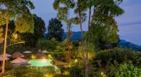 98 Acres Resort & Spa - piscina