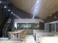 Francis Phillip Motor Inn and the Lodge Hotele w: Singleton