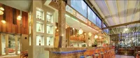 DoubleTree by Hilton Adana - bar