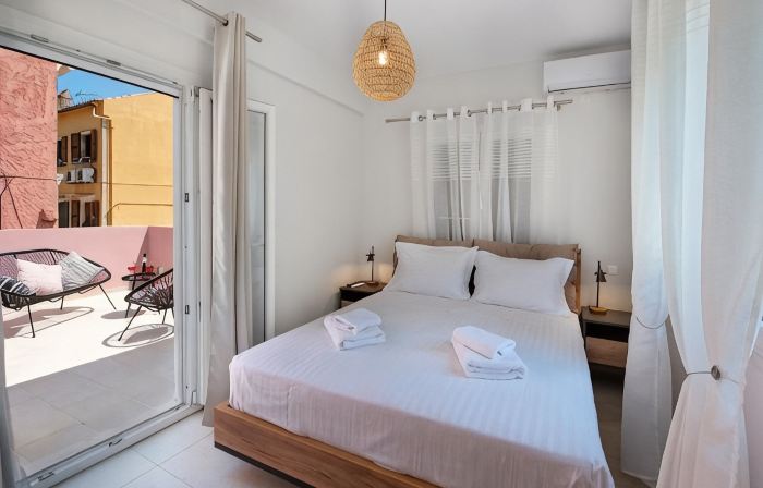 Casa Rossa e Verde by All About Paxos