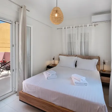 Casa Rossa e Verde by All About Paxos
