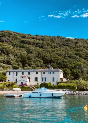 Little Gem in a Unique Place! Right on the Beach with Garden. Pet Friendly - 3-Star