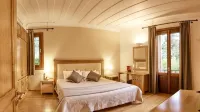 Superb waterfront villa with private pool, jetty, motorboat included and sauna