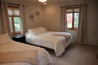 Spacious 6-bedroom farmhouse in lovely Chamberlain - 3-Star
