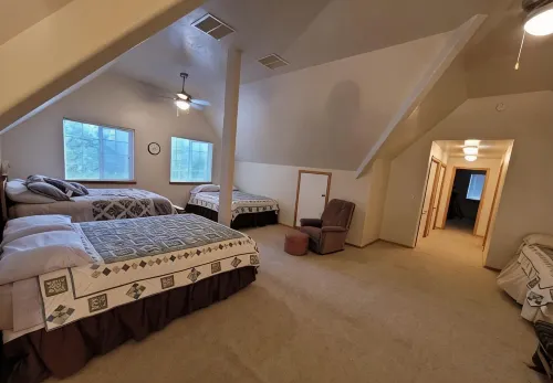 Charming 3-bedroom house in the beautiful mountains of Pine, Idaho. - Wi-Fi
