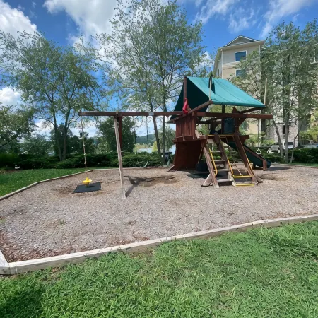 Norris Nook-1 bedroom lakeview condo at Waterside Marina, near "The Loyston"