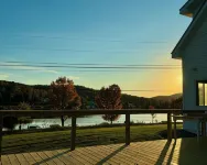 NEW! Lakeside Farmhouse with Trail Access - 무료 와이파이
