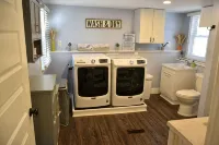 Charming 1-bedroom cottage in fabulous Galena with AC, WiFi Aiken 1083 LLC - 4-Star