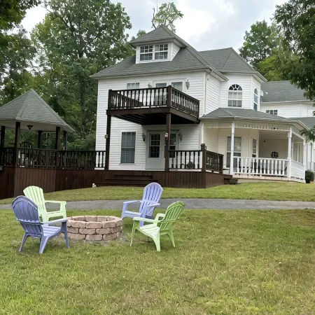 The Victorian @ Lake Cumberland - Beaver Creek, firepit, sleeps 18