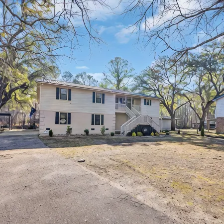Cozy & fun getaway on the water near Myrtle Beach!