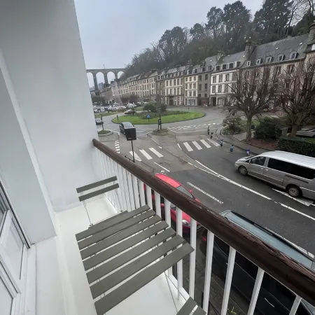 Le tiamo, studio in Morlaix with view of the port and viaduct