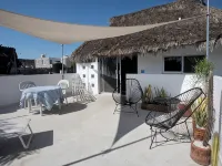 Charming rooftop bungalow 1 block from the beach! Hoteles en Punta de Mita