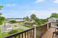 3-bedroom house in peaceful Narragansett - Walk to Beach! - Wifi