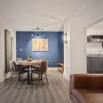 No1 Highpoint -Luxury 2 bed Sea view Apartment with onsite indoor swimming pool - Pools
