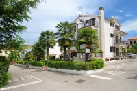 Beautiful spacious apartment (No. 4) with 2 bedrooms 300m to the beach