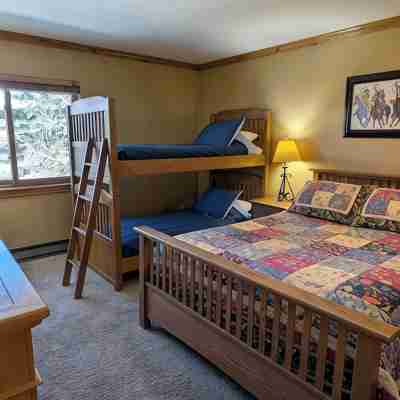 Spacious Condo w/ FREE WiFi, Parking, Heated Pool, Hot Tubs, Skier Shuttles Rooms