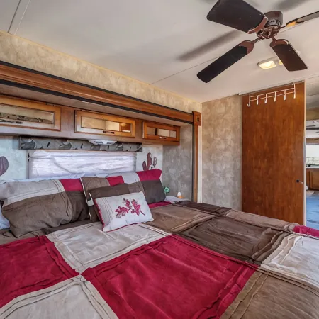 Starry Skies Glamping w/ EV Charger, Stargazing, Hiking