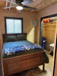Charming cabin with WiFi and AC in delightful Eldon - Hytter