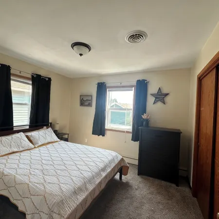 Clean & Cozy Spacious Apartment