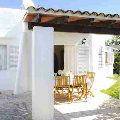 Simple Holiday Home Corb Mari, Sleeps 6, Pool and Garden, 200 Meters from Beach Others