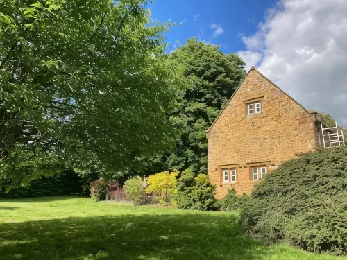 Braunston Manor Cottage: 4-poster beds & ensuites - Wifi